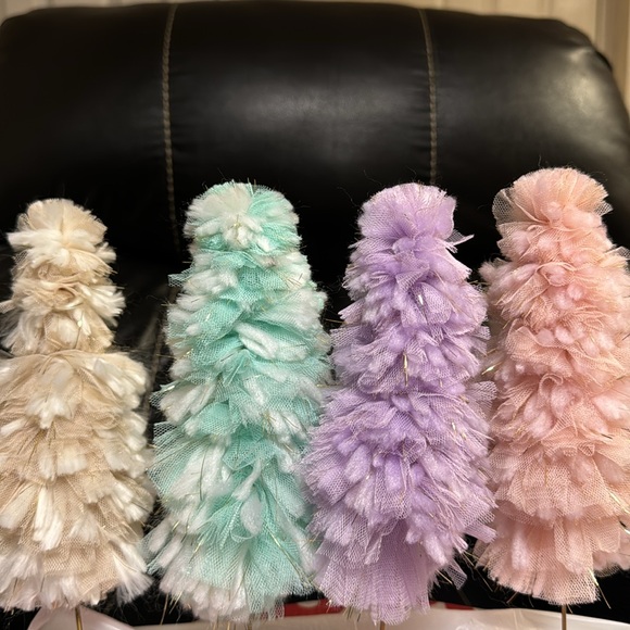 Rare Cupcakes and Cashmere Christmas tree set - Picture 2 of 5